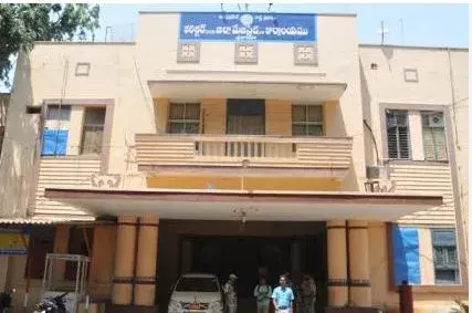 శ్రీకాకుళం కలెక్టరేటు వద్ద వీఆర్ఏల నిరసన దీక్ష శ్రీకాకుళం కలెక్టరేటు వద్ద వీఆర్ఏల నిరసన దీక్ష