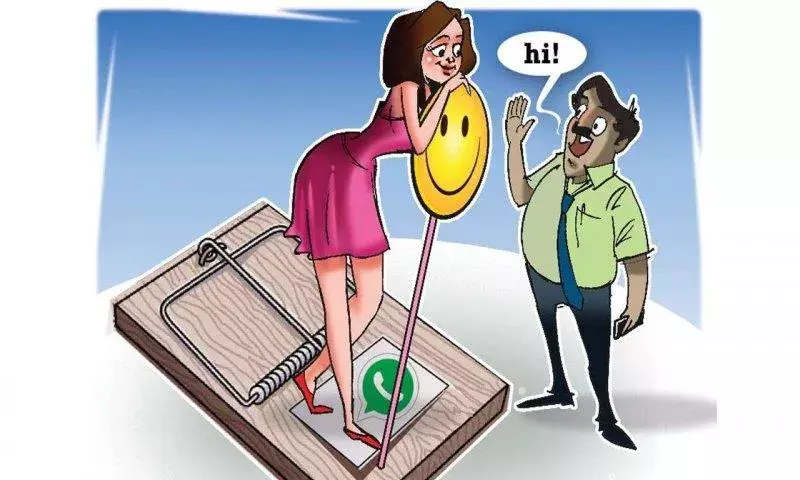 Vishaka Steal Plant: పాక్ హనీట్రాప్ వలలో CISF ఉద్యోగి Vishaka Steal Plant: పాక్ హనీట్రాప్ వలలో CISF ఉద్యోగి