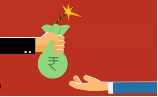 Loan Aap: సిద్దిపేట జిల్లాలో రెచ్చిపోతున్న లోన్ యాప్ నిర్వాహకులు Loan Aap: సిద్దిపేట జిల్లాలో రెచ్చిపోతున్న లోన్ యాప్ నిర్వాహకులు