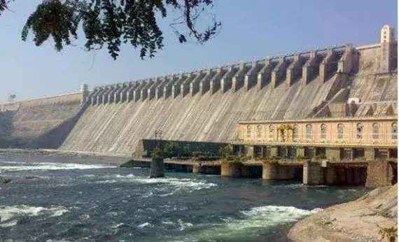 రోజురోజుకు తగ్గిపోతున్న నాగార్జున సాగర్ నీటిమట్టం రోజురోజుకు తగ్గిపోతున్న నాగార్జున సాగర్ నీటిమట్టం