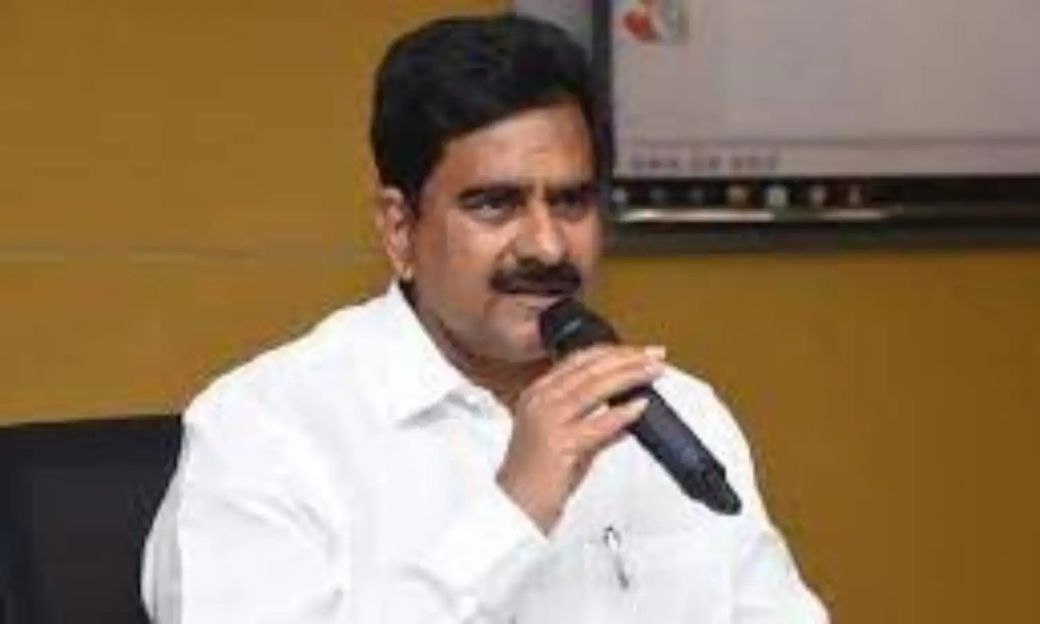 ప్రభుత్వంపై టీడీపీ నేత దేవినేని ఉమ ఆగ్రహం ప్రభుత్వంపై టీడీపీ నేత దేవినేని ఉమ ఆగ్రహం