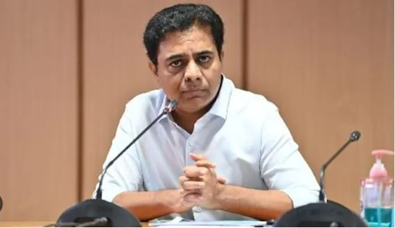 బీజేపీ, కాంగ్రెస్పై విరుచుకుపడ్డ మంత్రి కేటీఆర్ బీజేపీ, కాంగ్రెస్పై విరుచుకుపడ్డ మంత్రి కేటీఆర్