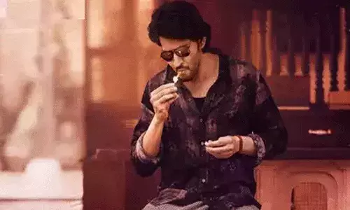 మాస్ లుక్ లో మహేష్.. పుట్టినరోజు స్పెషల్ పోస్టర్ మాస్ లుక్ లో మహేష్.. పుట్టినరోజు స్పెషల్ పోస్టర్