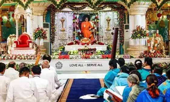 పుట్టపర్తికి పోటెత్తిన హర్యానా, చత్తీస్‌ఘడ్ భక్తులు