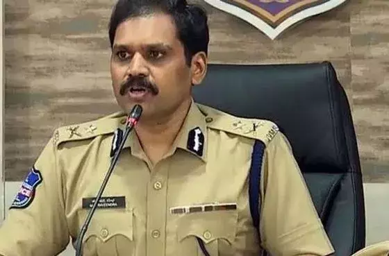 11 కార్లు, 27 బైకులు స్వాధీనం