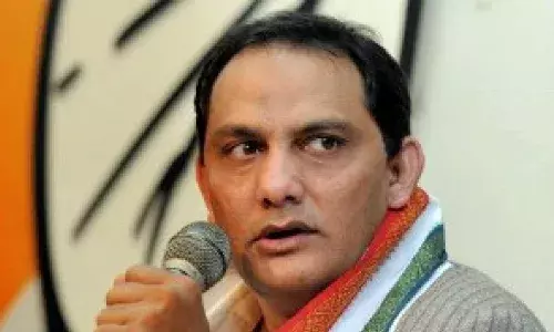 Hyderabad: ఛాయ్ విత్ అజర్ భాయ్ కార్యక్రమంలో తీవ్ర ఉద్రిక్తత Hyderabad: ఛాయ్ విత్ అజర్ భాయ్ కార్యక్రమంలో తీవ్ర ఉద్రిక్తత
