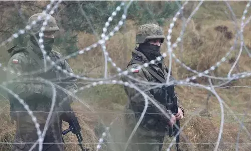 POLAND: సరిహద్దుకు పదివేలమంది సైనికులు POLAND: సరిహద్దుకు పదివేలమంది సైనికులు