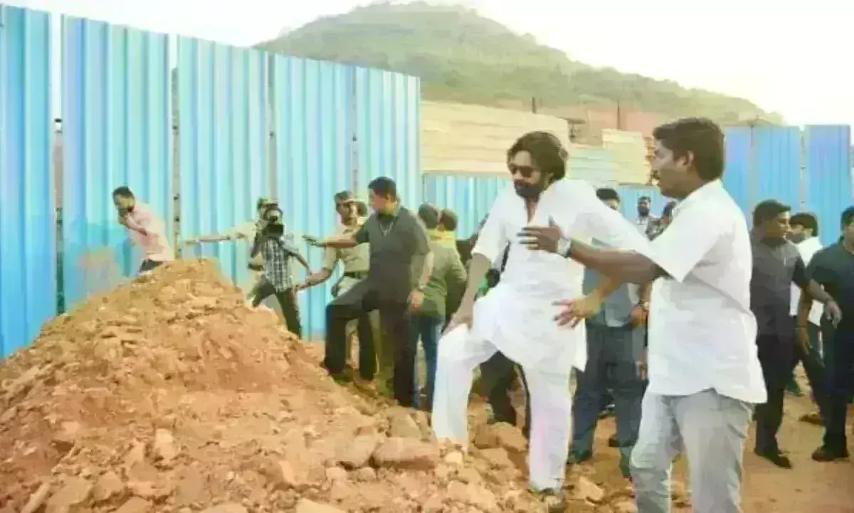 విశాఖ రుషికొండకు పవన్ కల్యాణ్ విశాఖ రుషికొండకు పవన్ కల్యాణ్