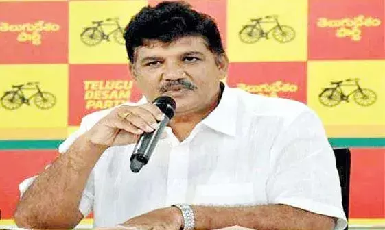 అర్ధరాత్రి రోడ్డు విస్తరణపై ధూళిపాళ్ల ఆగ్రహం