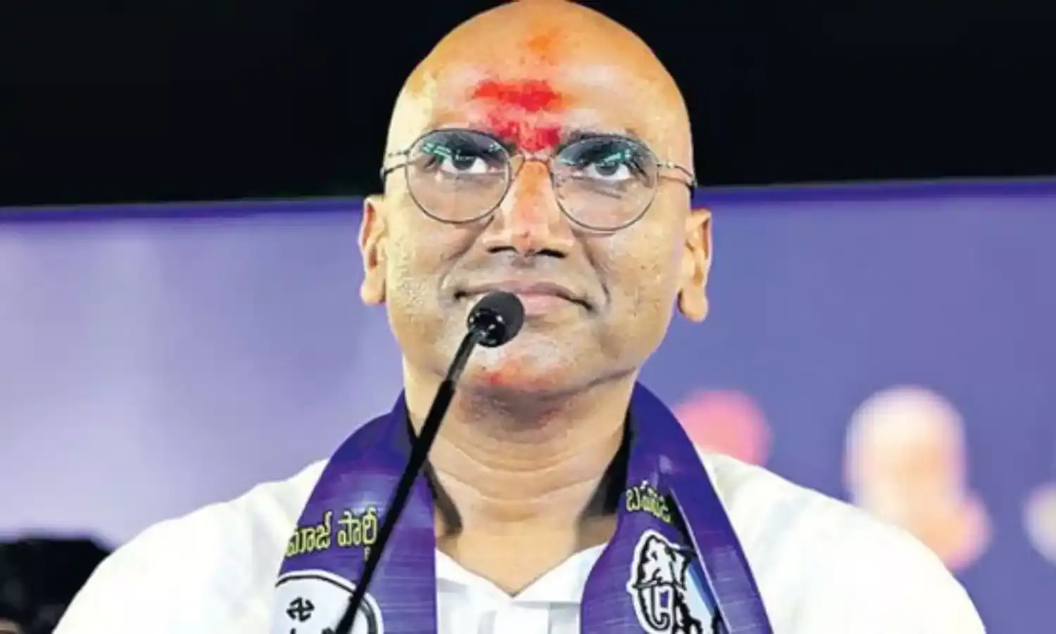 అర్ధరాత్రి నుంచే కొనసాగుతున్న విపక్ష నేతల హౌస్ అరెస్ట్లు అర్ధరాత్రి నుంచే కొనసాగుతున్న విపక్ష నేతల హౌస్ అరెస్ట్లు