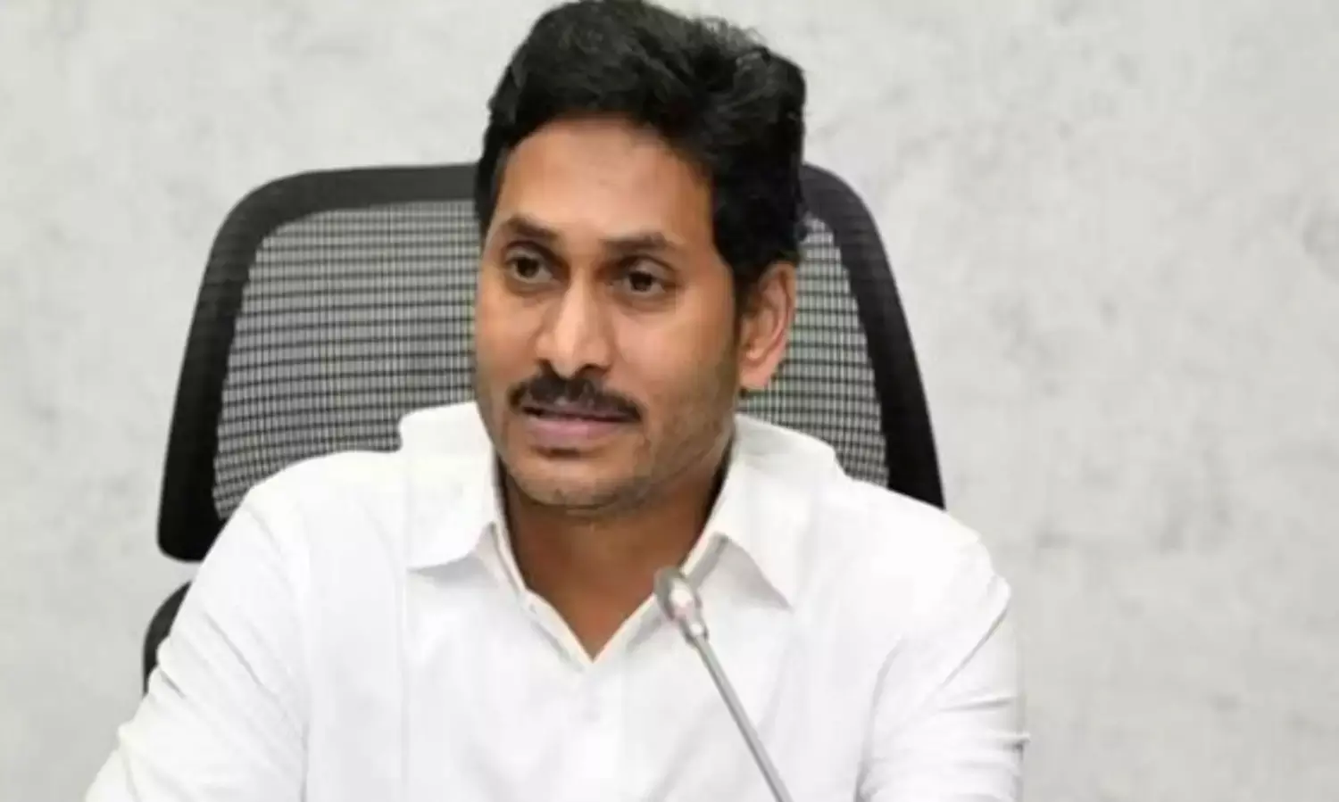 ఉపాధ్యాయులపై వైసీపీ ప్రభుత్వం మొండి వైఖరి ఉపాధ్యాయులపై వైసీపీ ప్రభుత్వం మొండి వైఖరి