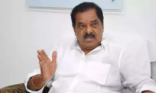 ఏపీ డిప్యూటీ సీఎం నారాయణస్వామికి నిరసన సెగలు ఏపీ డిప్యూటీ సీఎం నారాయణస్వామికి నిరసన సెగలు
