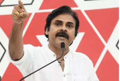 విస్సనపేటలో జనసేన అధినేత పవన్ కళ్యాణ్ పర్యటన విస్సనపేటలో జనసేన అధినేత పవన్ కళ్యాణ్ పర్యటన
