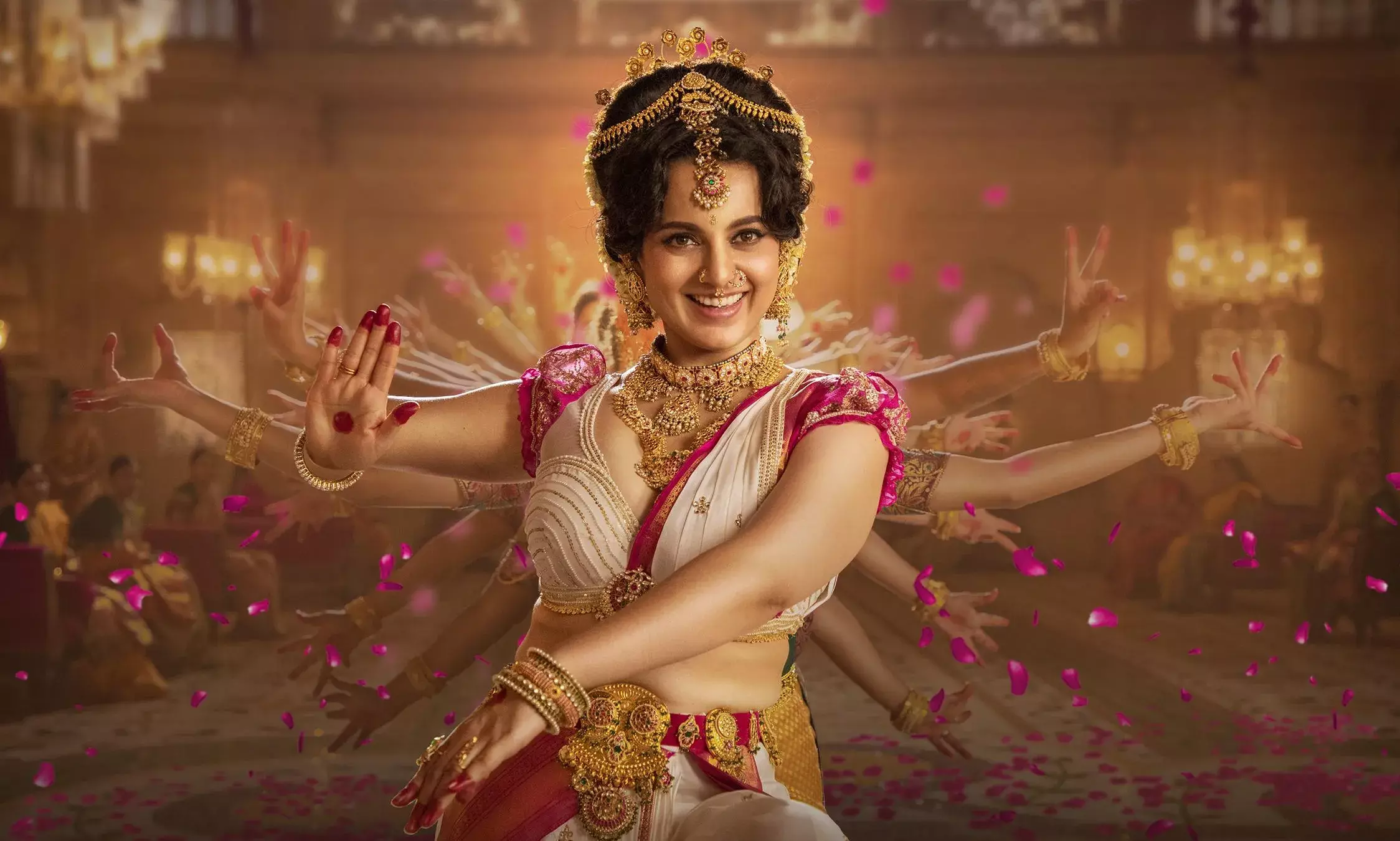Chandramukhi 2 : కంగన కుప్పిగెంతులు.. ట్రోలింగ్ మామూలుగా లేదుగా... Chandramukhi 2 : కంగన కుప్పిగెంతులు.. ట్రోలింగ్ మామూలుగా లేదుగా...