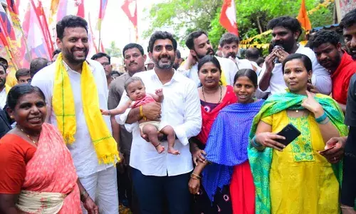 Yuvagalam: చిన్నారుల ముద్దుల మామయ్య లోకేష్‌