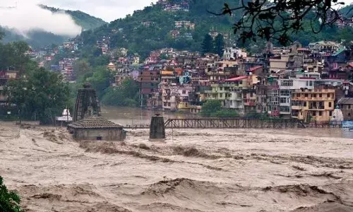 హిమాచల్‌ ప్రదేశ్‌, ఉత్తరాఖండ్‌ లో భారీ వర్షాలు