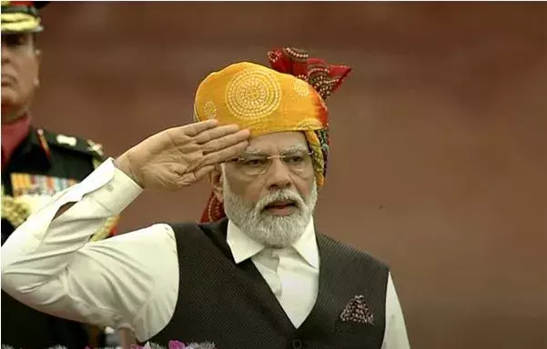 Independence day : ఎర్రకోటపై జాతీయ పతాక రెపరెపలు