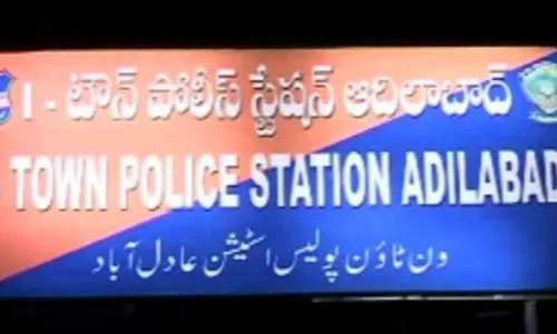 ఆదిలాబాద్‌లో కత్తులతో యువకుల వీరంగం