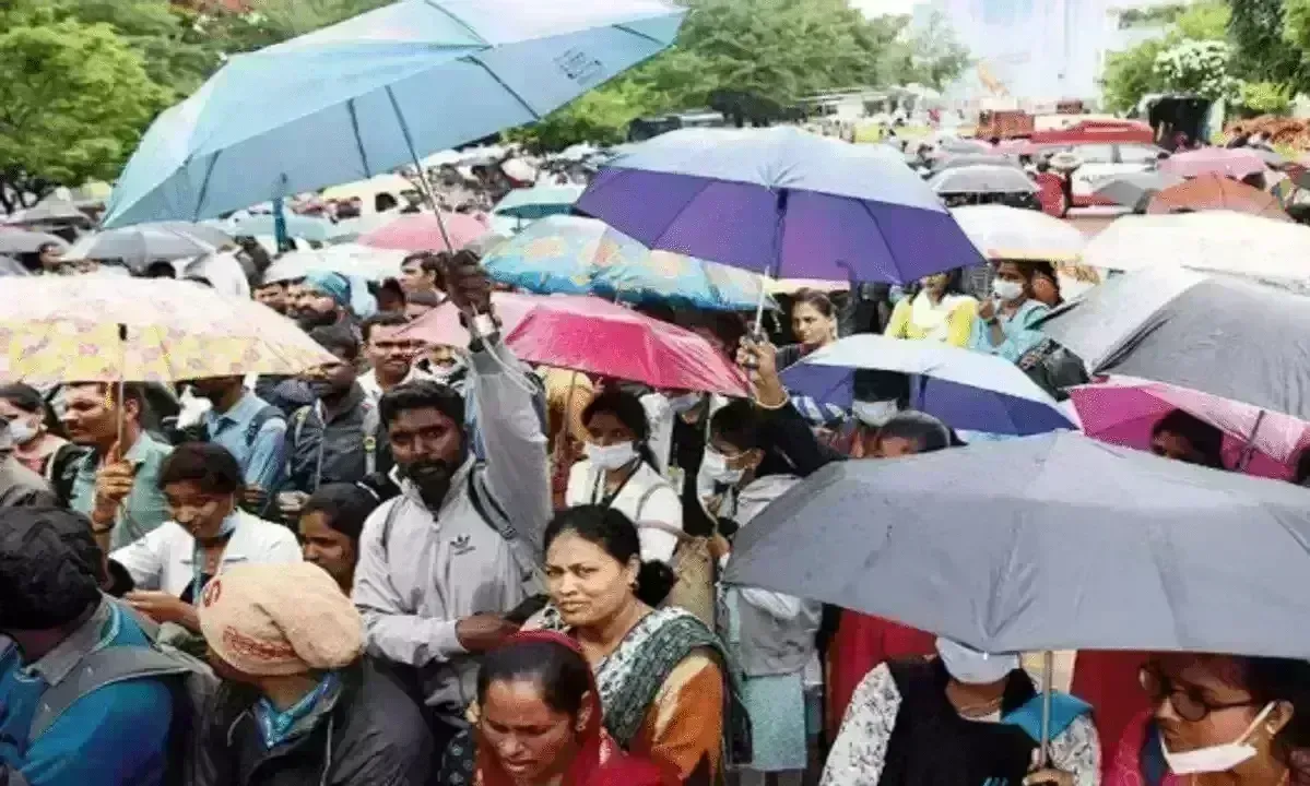 హైదరాబాద్ లక్డీకపూల్లో తీవ్ర ఉద్రిక్తత హైదరాబాద్ లక్డీకపూల్లో తీవ్ర ఉద్రిక్తత