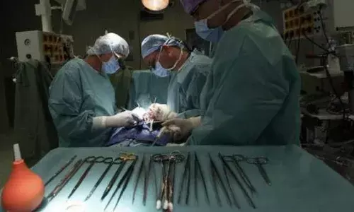 AP: కడుపులో కత్తెర మరిచిన ఏలూరు డాక్టర్లు