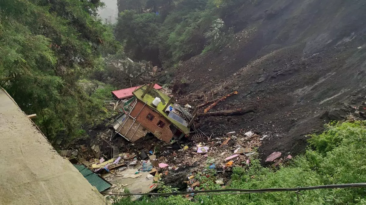 Flash Floods : హిమాచల్, ఉత్తరాఖండ్ వరద మృతులు 81 మంది Flash Floods : హిమాచల్, ఉత్తరాఖండ్ వరద మృతులు 81 మంది