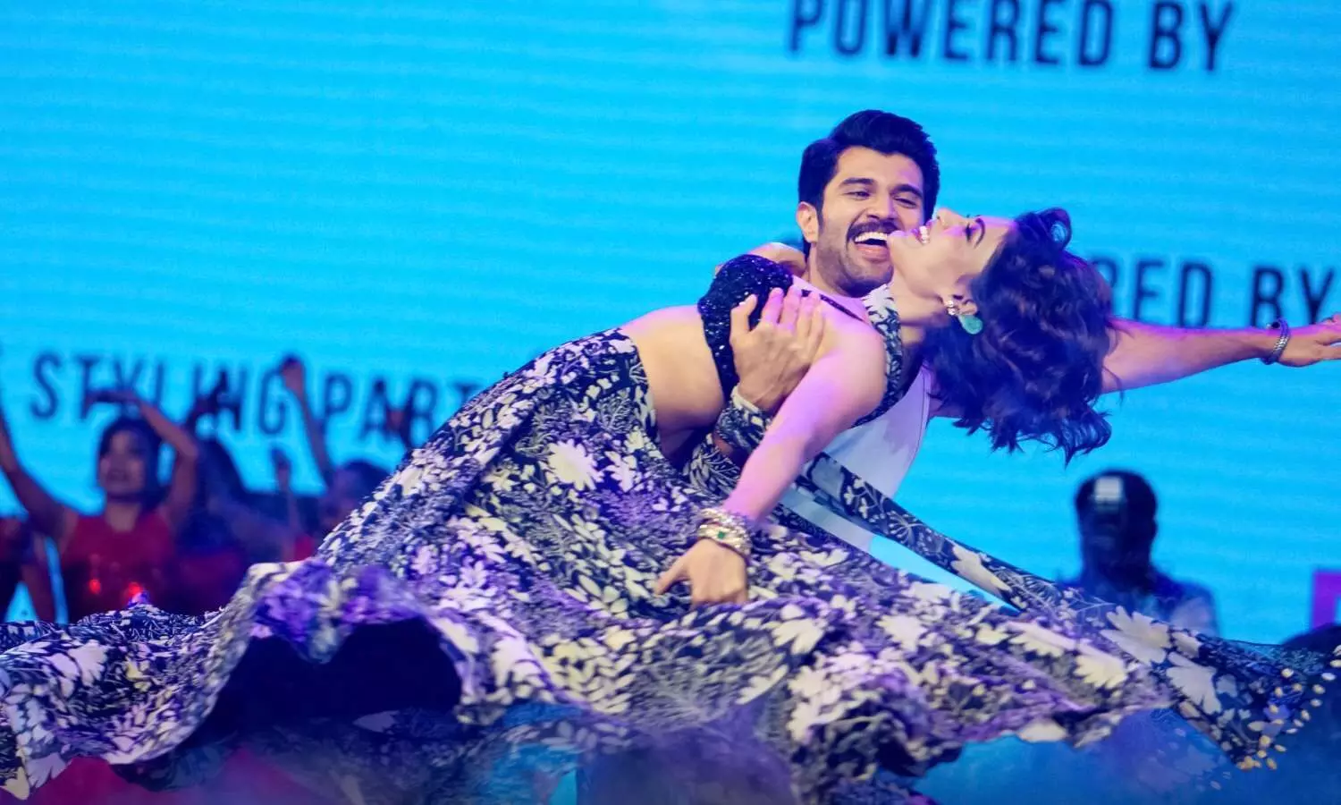 Kushi : నాల్గో సింగిల్ ఎదకి ఒక గాయం రిలీజ్ కు రెడీ అవుతోన్న ఖుషి Kushi : నాల్గో సింగిల్ ఎదకి ఒక గాయం రిలీజ్ కు రెడీ అవుతోన్న ఖుషి
