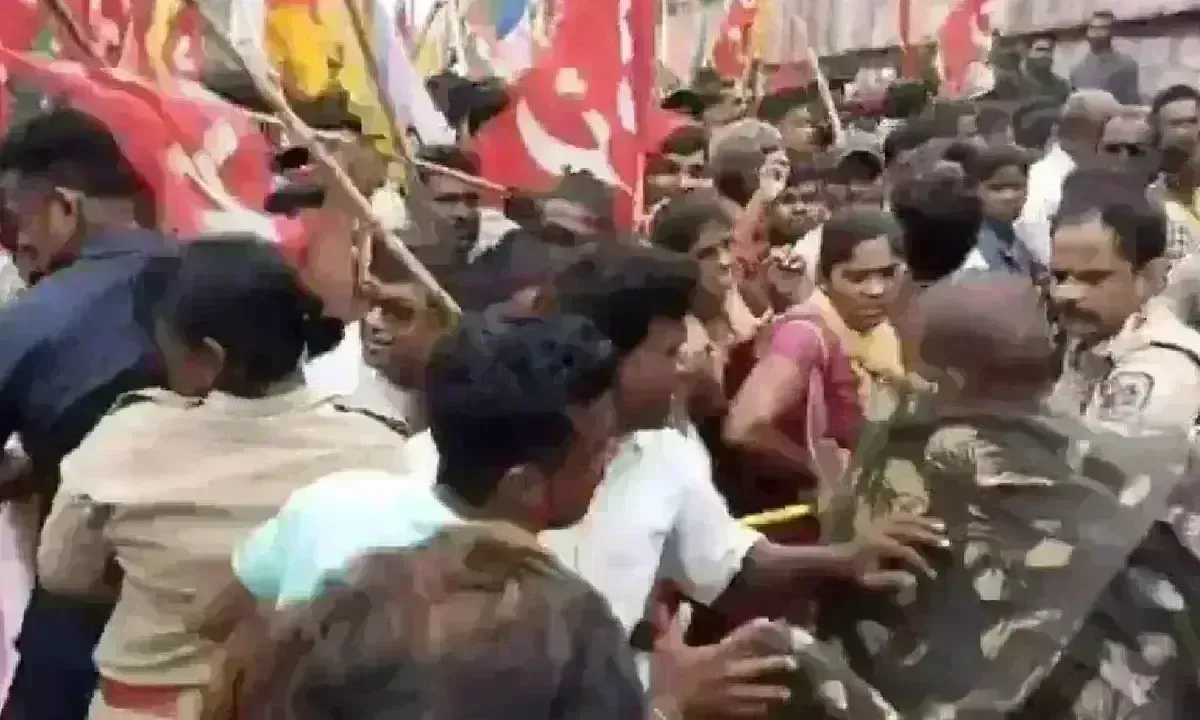 రణరంగంగా మారిన గంగవరం పోర్టు రణరంగంగా మారిన గంగవరం పోర్టు