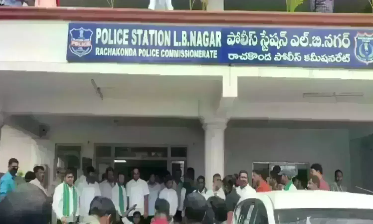 మహిళపై థర్డ్‌డిగ్రీ ప్రయోగించిన ఎల్బీనగర్‌ పోలీసులు..!