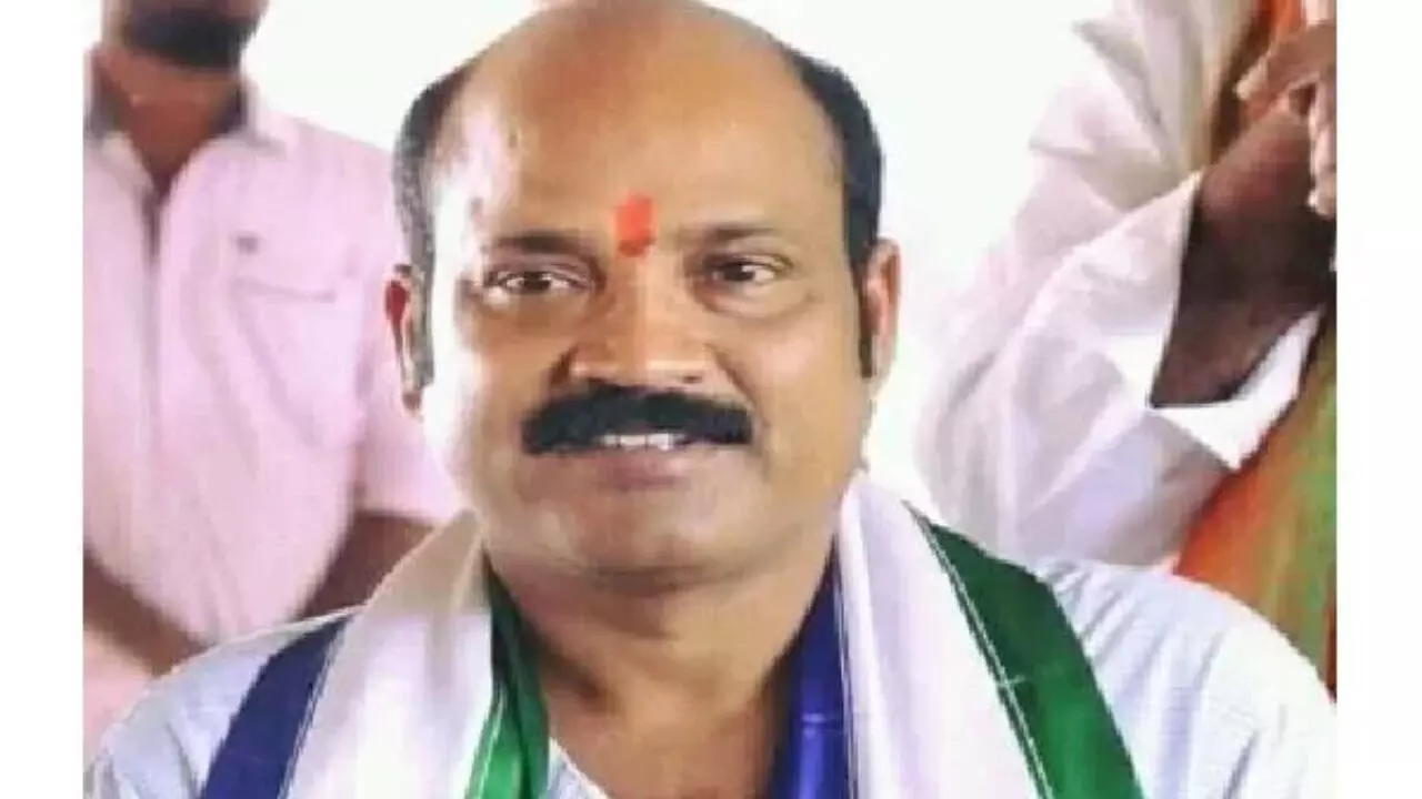 Andhra Pradesh: వైసీపీకి యార్లగడ్డ వెంకట్రావు గుడ్బై Andhra Pradesh: వైసీపీకి యార్లగడ్డ వెంకట్రావు గుడ్బై