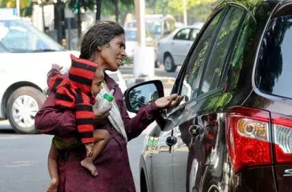 Begging Mafia: హైదరాబాద్లో బెగ్గింగ్ మాఫియా Begging Mafia: హైదరాబాద్లో బెగ్గింగ్ మాఫియా