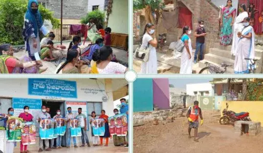 వైసీపీకి అనుకూలంగా ఓటర్ స్లిప్లు రాస్తున్న వాలంటీర్లు వైసీపీకి అనుకూలంగా ఓటర్ స్లిప్లు రాస్తున్న వాలంటీర్లు