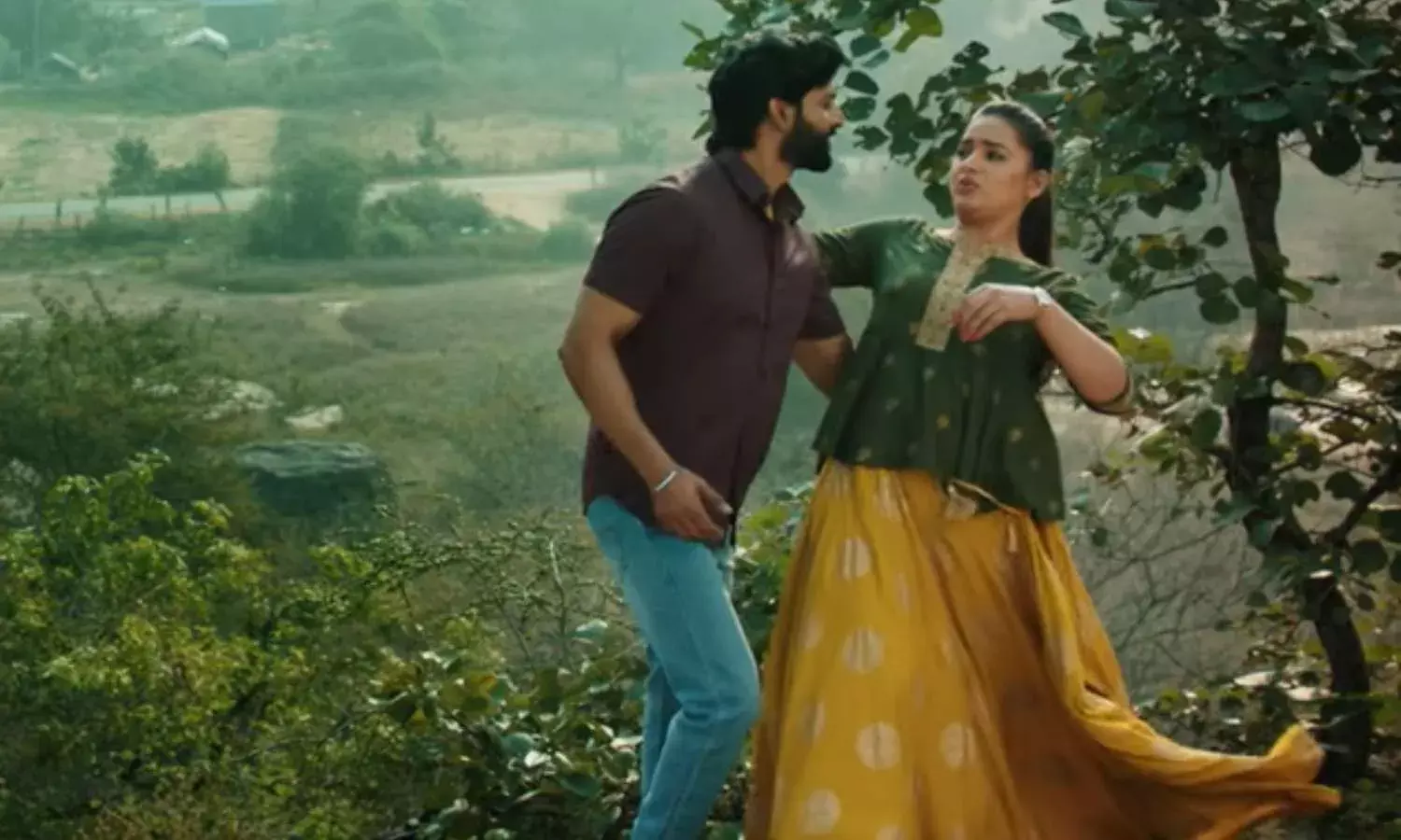 Yendira Ee Panchayathi Glimpse : లవ్ అండ్ రొమాంటిక్ సీన్స్ తో గ్లింప్స్