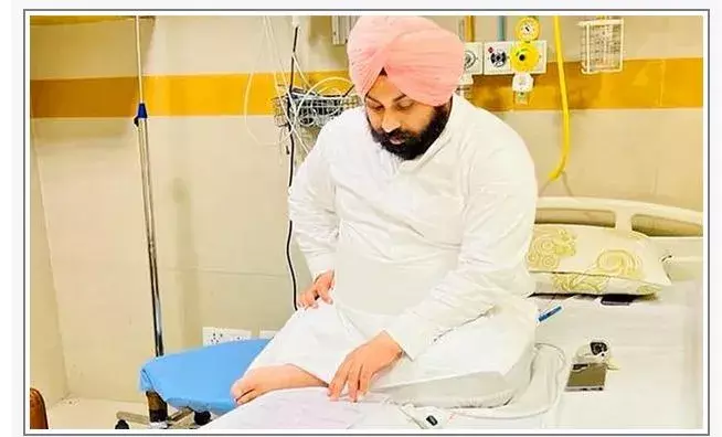 PUNJAB: మంత్రిని కాటేసిన పాము... PUNJAB: మంత్రిని కాటేసిన పాము...