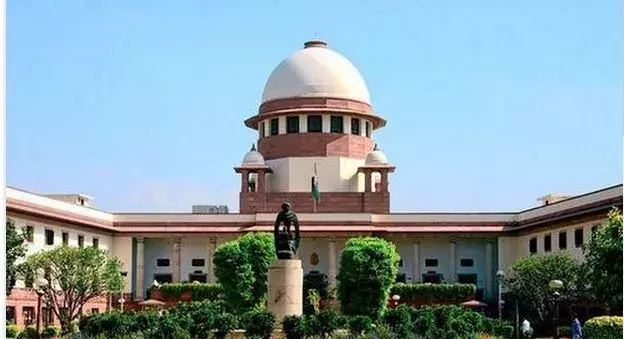 Supreme Court: టీనేజీ శృంగారాన్ని నేరంగా పరిగణించడంపై మీ వైఖరేంటీ? Supreme Court: టీనేజీ శృంగారాన్ని నేరంగా పరిగణించడంపై మీ వైఖరేంటీ?