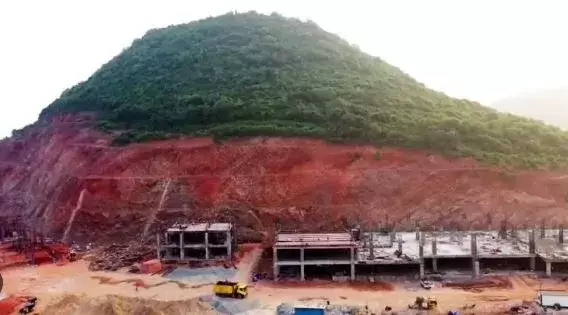 విశాఖలో ఖరీదైన భూములు ఇష్టానుసారం కబ్జా