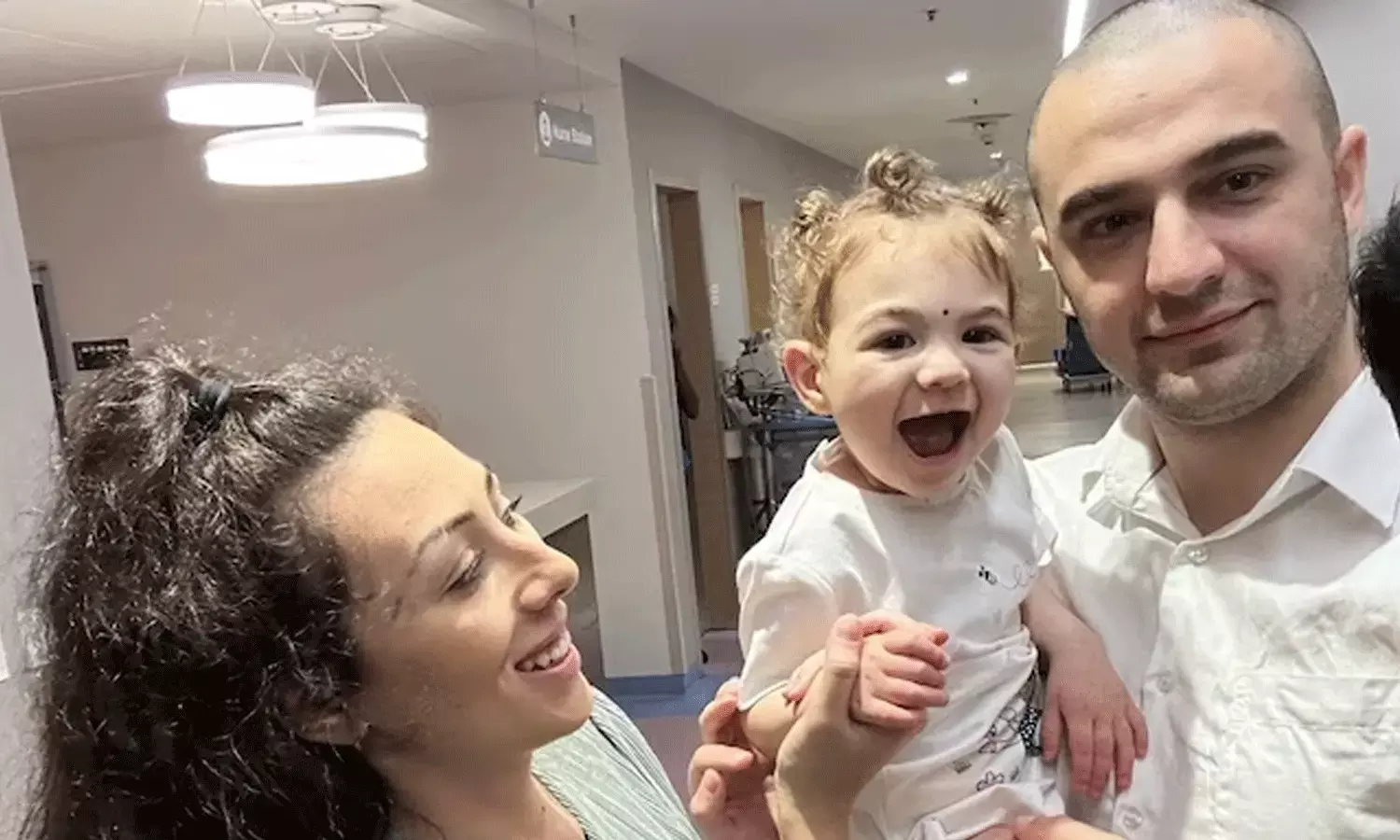 18 నెలల చిన్నారికి రెండు సార్లు గుండెపోటు.. హార్ట్ ట్రాన్స్ప్లాంట్ చేసి.. 18 నెలల చిన్నారికి రెండు సార్లు గుండెపోటు.. హార్ట్ ట్రాన్స్ప్లాంట్ చేసి..