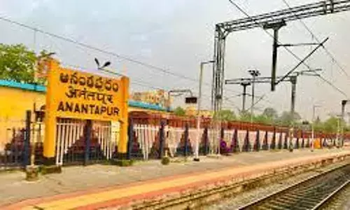 అనంతపురం జిల్లా గార్లదిన్నెలో సినీఫక్కీలో చోరీ