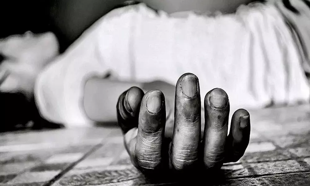 Vishaka: చిక్కుముడి వీడని విద్యార్ధిని రీతు మృతి  కేసు Vishaka: చిక్కుముడి వీడని విద్యార్ధిని రీతు మృతి  కేసు