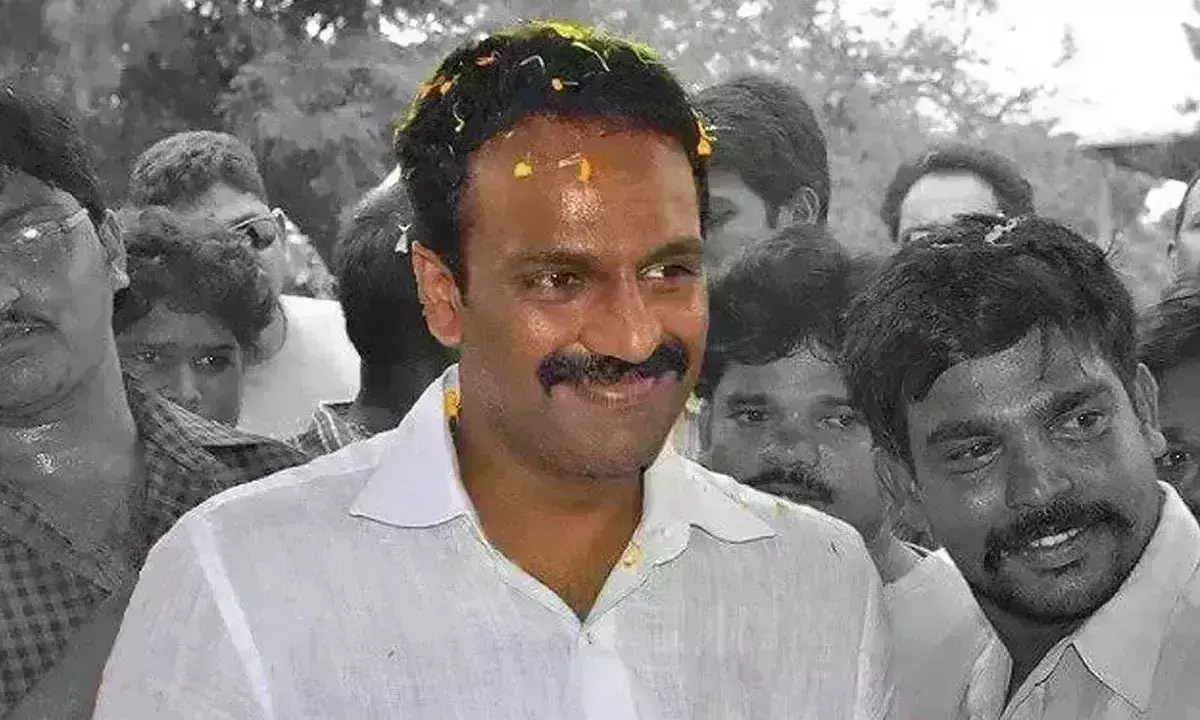 నారా లోకేష్తో వంగవీటి రాధ ఏకాంత సమావేశం నారా లోకేష్తో వంగవీటి రాధ ఏకాంత సమావేశం