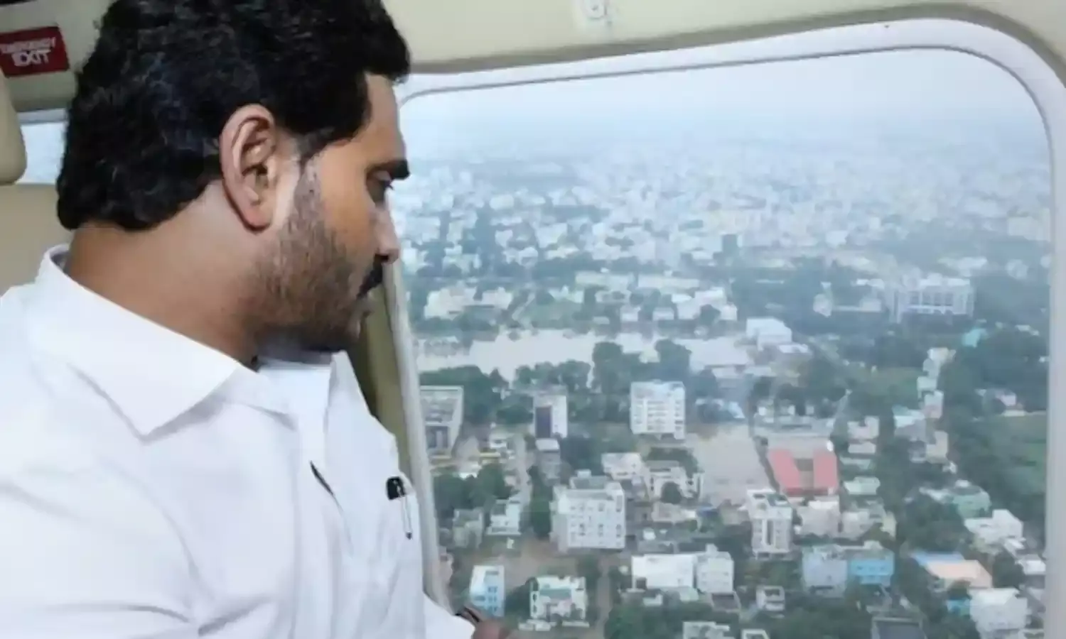 CM Jagan: నాలుగు కిలోమీటర్లకు రెండు హెలిప్యాడ్లు CM Jagan: నాలుగు కిలోమీటర్లకు రెండు హెలిప్యాడ్లు