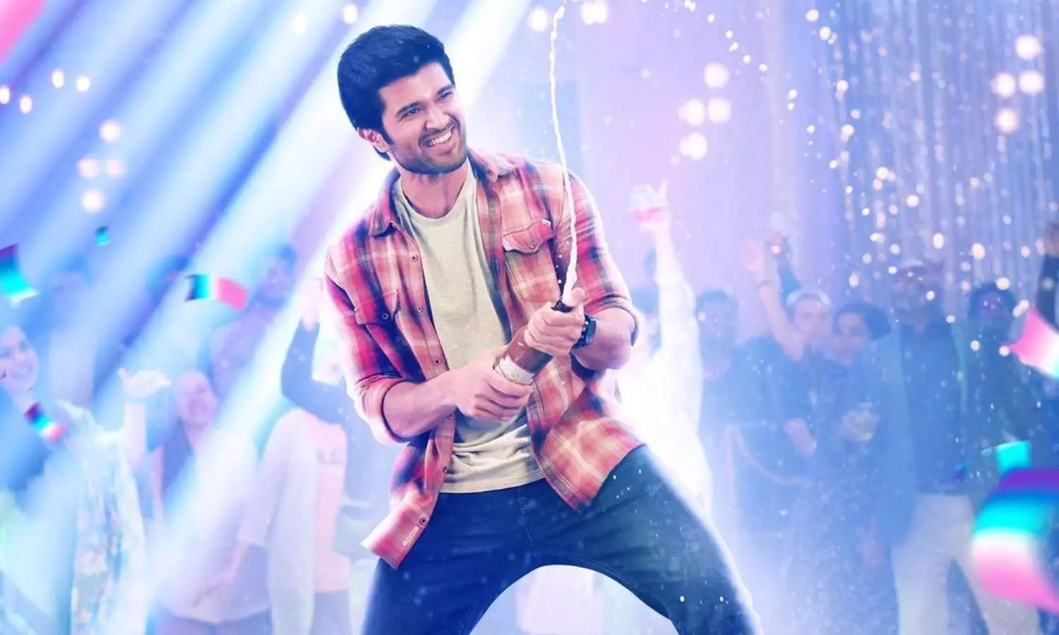 Kushi fifth Song: ‘ఓసి పెళ్లామా’అంటూ ఖుషి అవుతోన్న రౌడీ హీరో Kushi fifth Song: ‘ఓసి పెళ్లామా’అంటూ ఖుషి అవుతోన్న రౌడీ హీరో