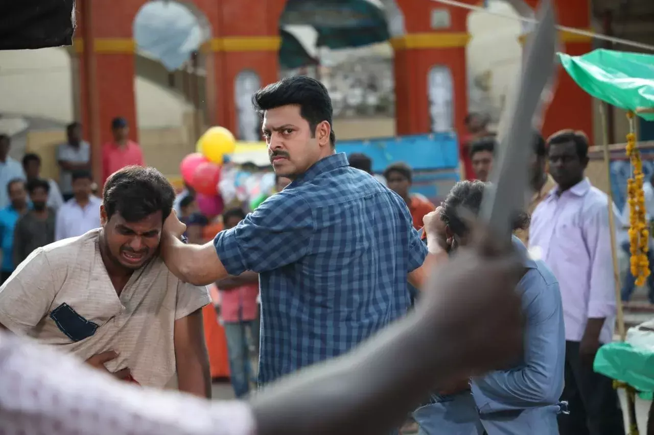 Yera Cheera : ఎర్రచీర వెనుక ఉన్నదెవరో ఆ రోజు చెప్పేస్తారట