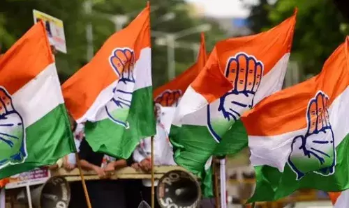 నిజామాబాద్  లో కాంగ్రెస్ టికెట్ల కోసం తీవ్ర పోటీ నిజామాబాద్  లో కాంగ్రెస్ టికెట్ల కోసం తీవ్ర పోటీ