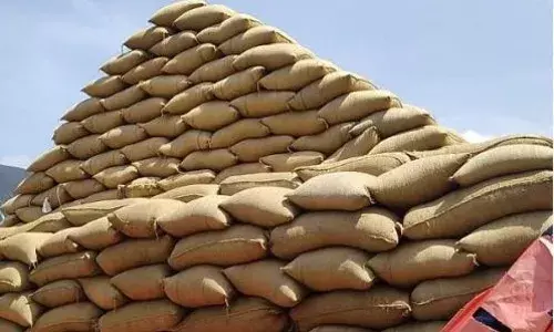 Boiled Rice: బాయిల్డ్ రైస్ ఎగుమతులపై కేంద్రం కీలక నిర్ణయం Boiled Rice: బాయిల్డ్ రైస్ ఎగుమతులపై కేంద్రం కీలక నిర్ణయం