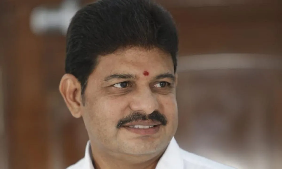 Guntur: వైసీపీ ఎమ్మెల్యే కిలారి రోశయ్యపై వాలంటీర్ల ఫిర్యాదు Guntur: వైసీపీ ఎమ్మెల్యే కిలారి రోశయ్యపై వాలంటీర్ల ఫిర్యాదు