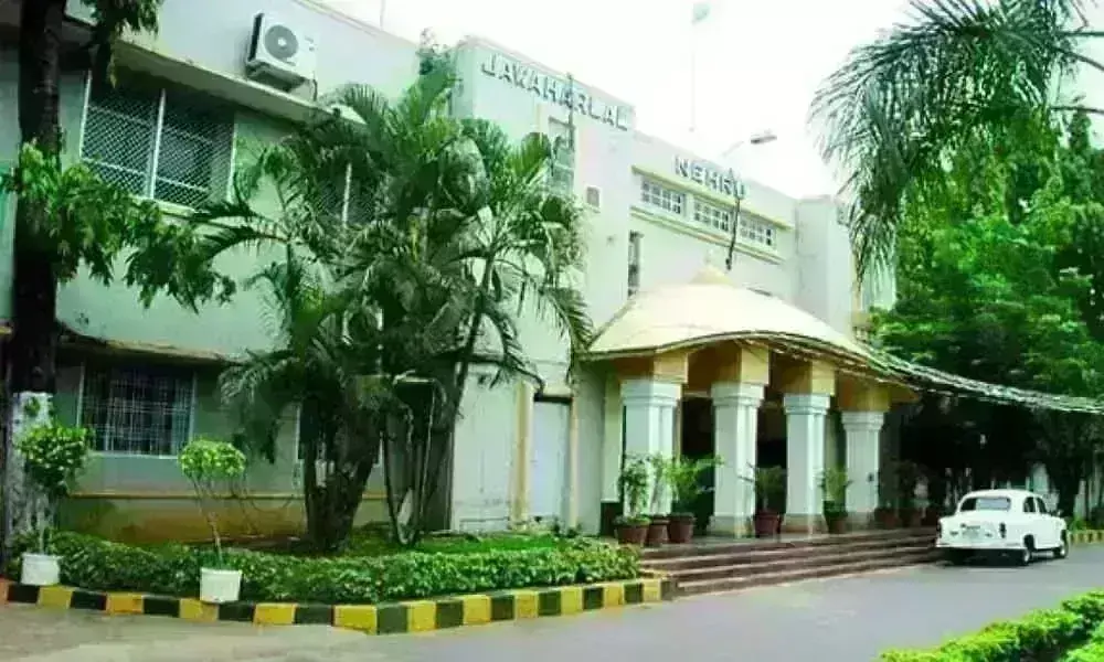 విజయవాడలో అధికార పార్టీ నేతల అవినీతి బట్టబయలు విజయవాడలో అధికార పార్టీ నేతల అవినీతి బట్టబయలు