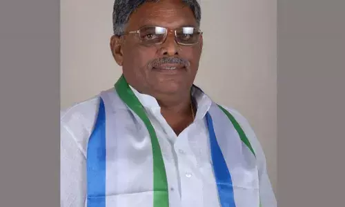 Kakinada: జ్యోతుల నెహ్రూను పరామర్శించిన టీడీపీ నేతలు