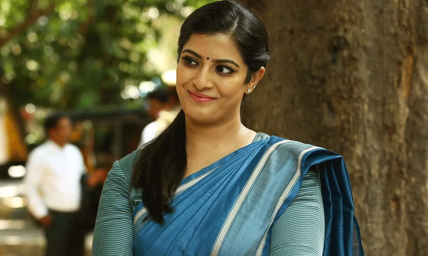 డ్రగ్స్ కేసులో వరలక్ష్మి శరత్కుమార్కు NIA నోటీసులు డ్రగ్స్ కేసులో వరలక్ష్మి శరత్కుమార్కు NIA నోటీసులు