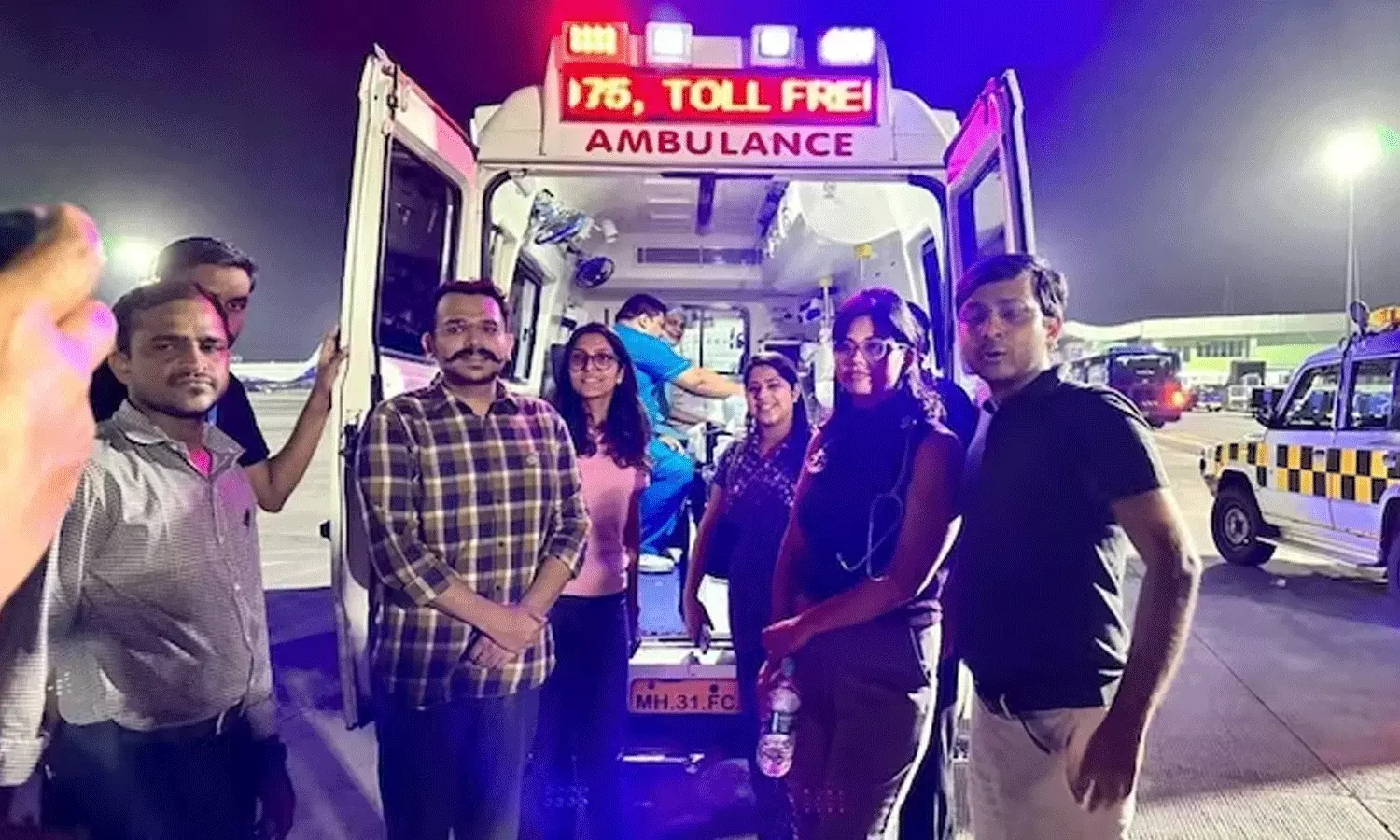విస్తారా చిన్నారి.. ఆసుపత్రిలో వెంటిలేటర్ పైన.. విస్తారా చిన్నారి.. ఆసుపత్రిలో వెంటిలేటర్ పైన..