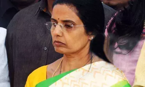 కుప్పంలో పర్యటిస్తున్న నారా భువనేశ్వరి కుప్పంలో పర్యటిస్తున్న నారా భువనేశ్వరి